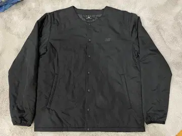 New Balance 블랙 나일론 자켓 S