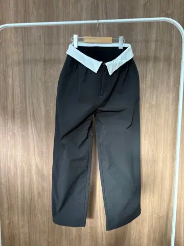 알리시아 스탠 블랙 팬츠 M 사이즈 카라 부착