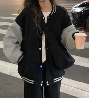 새상품 샐리 런 바시티 자켓 블랙/그레이 바시티 자켓 블루종