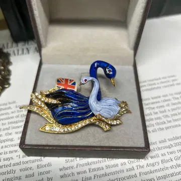 영국제 빈티지 브로치 백조 모자