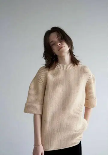 CLANE OVER HALF SLEEVE KNIT TOPS