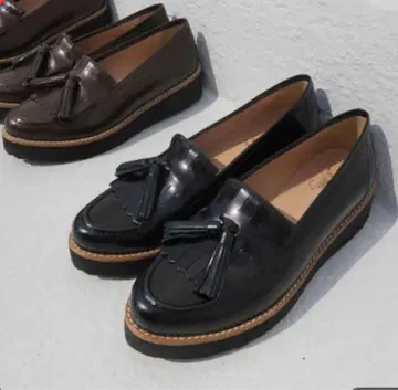 새상품급 BONTRE 통굽 퀼트 태슬 로퍼 22.5cm 블랙