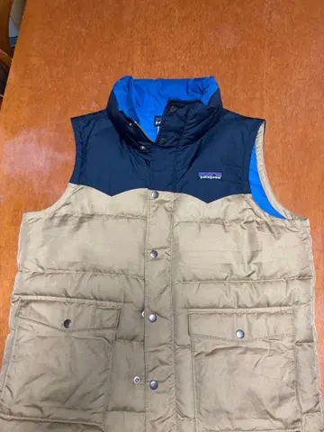 Patagonia 퀼팅 다운 베스트 베이지/네이비