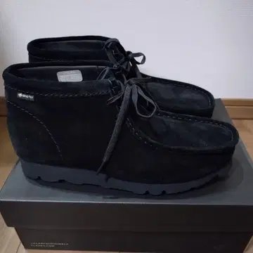 클락스 GORE-TEX 왈라비 스웨이드 블랙 UK8