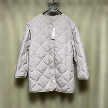 GU 퀼팅 자켓 L 사이즈 아이보리 색상