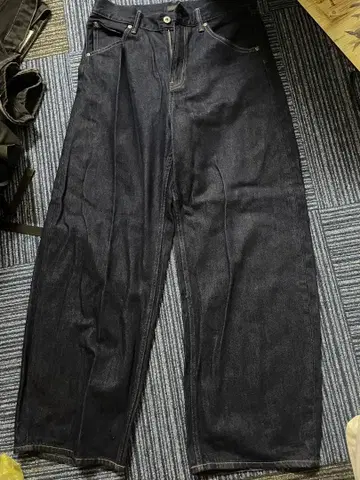 UNIQLO 배기진 27인치 신장 170cm 착용