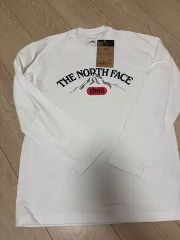 (미사용 새상품) THE NORTH FACE 트레이닝복 S 사이즈 화이트
