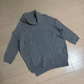 맥피 울 그레이 니트