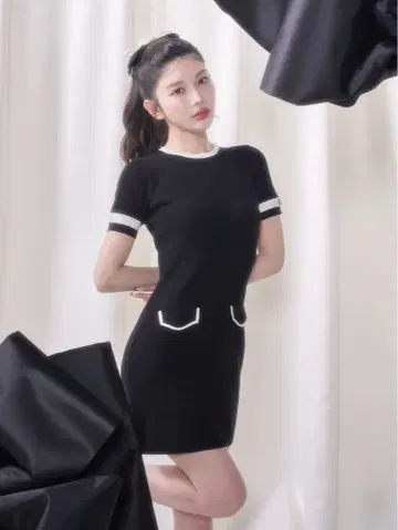 Darich 바이컬러 라인 니트 미니 원피스