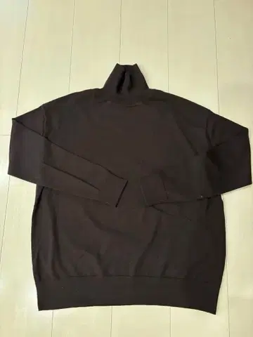 MUSE 두두엠클래스 다크 브라운 니트 M 사이즈