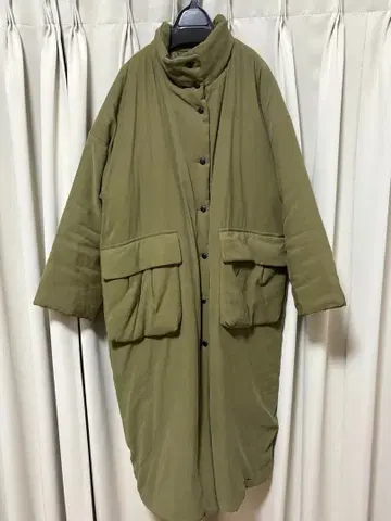 pinue 롱 퍼프 코트 모스그린