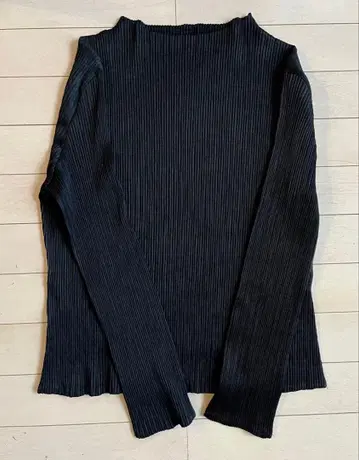 플리츠 티셔츠 신축성 있음 블랙 MORKEN ITALY 미사용