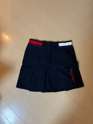 타미힐피거 네이비 플리츠 스커트