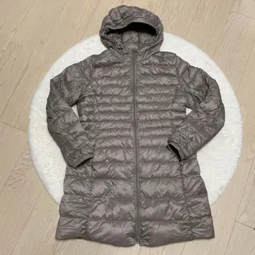 UNIQLO 베이지 울트라 라이트 다운 코트