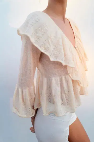 [ 택 포함 새상품 ] ZARA 프릴 니트탑 긴팔 y2k 모리걸