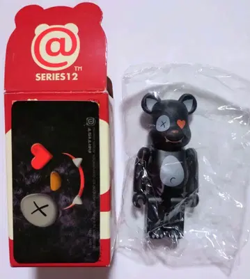 베어브릭 12 아티스트 우라 Roen