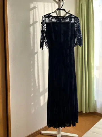 네이비 레이스 소매 포멀 드레스