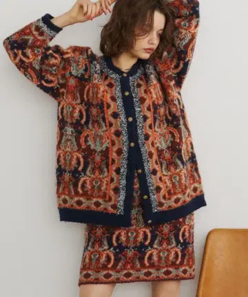 [ 새상품 ] Unitage 부클레 총 패턴 자카드 니트 가디건 셋업