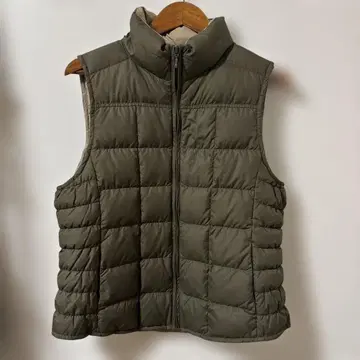 세오리아 다운 베스트 올리브 그린 퀼팅