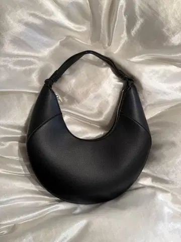 MANGO 블랙 숄더백