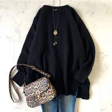 새상품급 알아바일 워셔블 울 지롱 라무 와이즈 와이드 풀오버 블랙