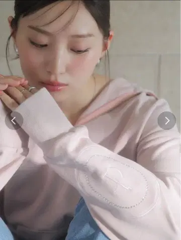 [ 요시다 아카리 ] dazzlin 스톤 아트 하프 지퍼 후디