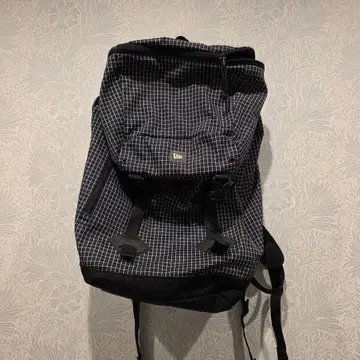 뉴에라 백팩 블랙 화이트
