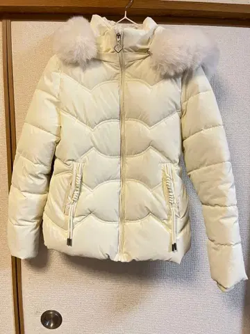 화이트 다운 자켓 퍼 포함