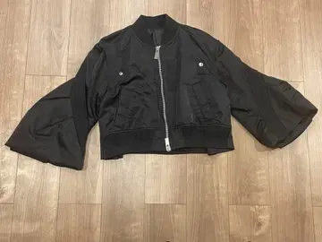 Sacai 블랙 MA-1 자켓 플레어 소매