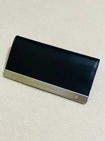 고티에 메탈 플레이트 지갑