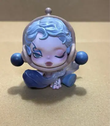 아트 피규어 파랑 보라색 그라데이션