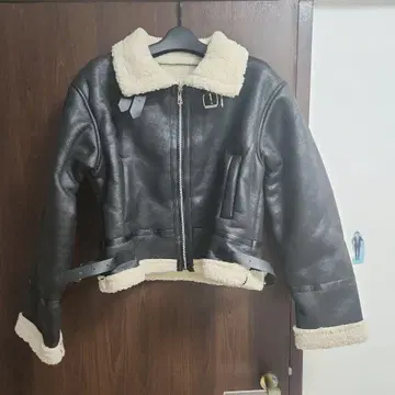 블랙 가죽 자켓