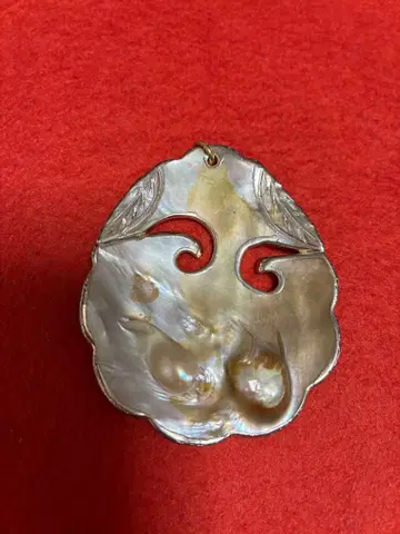 진주 조개 스월 디자인 펜던트