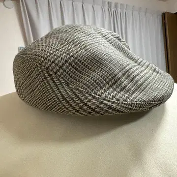 DKNY 체크 헌팅 모자