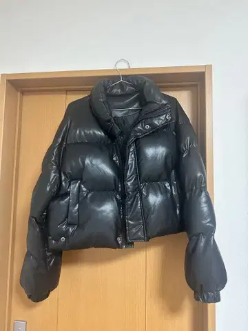 me+me select 인조 가죽 숏 퍼 다운 자켓