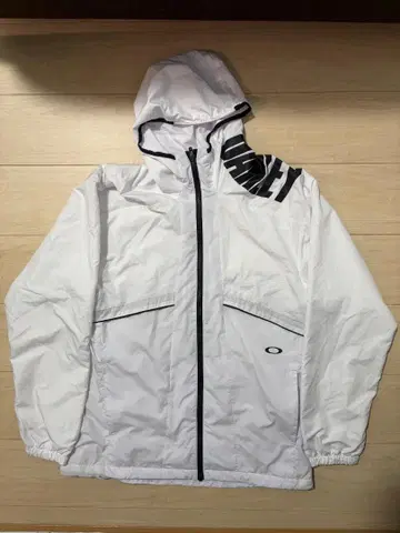 오클리 골프 윈드브레이커 보온 축열 화이트 XL 사이즈