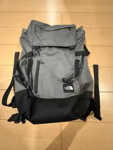 [ 가격 인하 협상 가능 ] 더 노스페이스 그레이 백팩