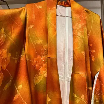 오렌지 계열 꽃무늬 코몬 기모노