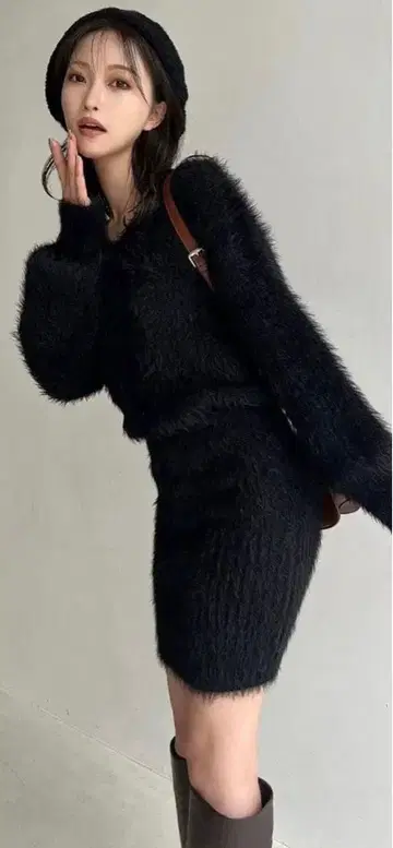 리젝시 샤기 니트