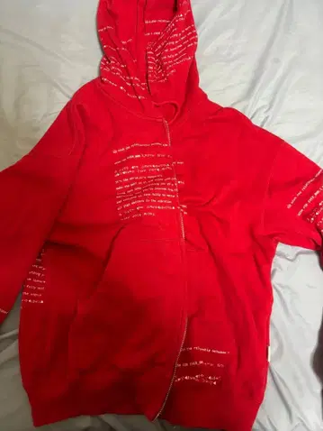 레드 후드 부착 후드티 화이트 프린트