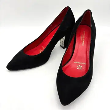 새상품급 캐서린 햄넷 펌프스 스틸레토 스웨이드 블랙 23