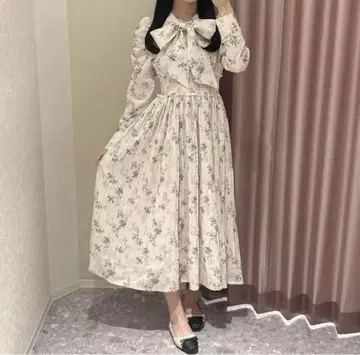 안미르 롱 원피스 꽃무늬 화이트 긴팔 스나계 양산형