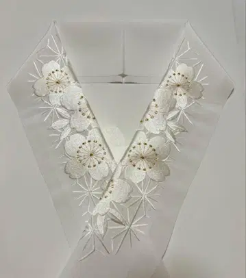 장식용 깃 장식용 깃 화이트 골드 린넨 무늬에 꽃 자수 기모노의