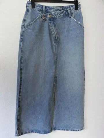 새상품 택 포함 LOWRYS FARM 데님 스커트