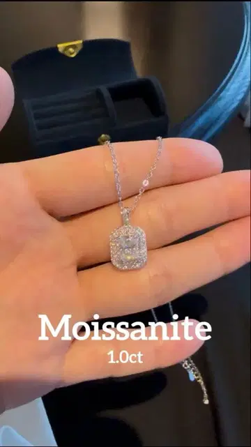 1.0ct 모이사나이트 스퀘어 목걸이