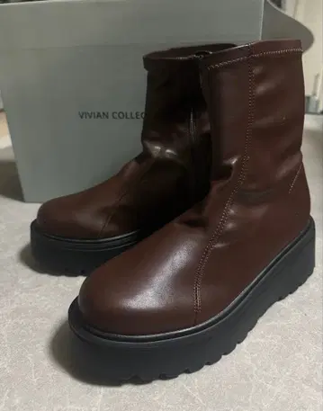 VIVIAN COLLECTION 테라 x OMI 브라운 숏부츠