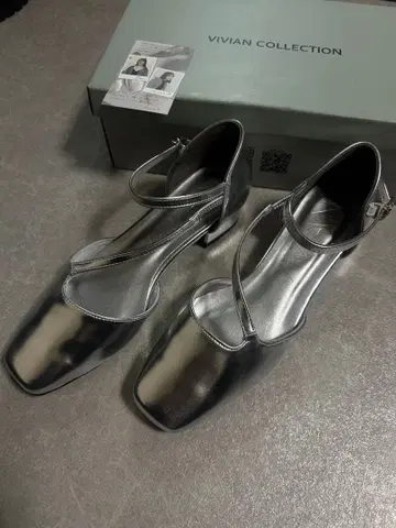 VIVIAN COLLECTION 실버 하이힐 펌프스