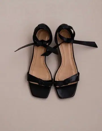 OHGA 오가 가죽 리본 샌들 LL 블랙