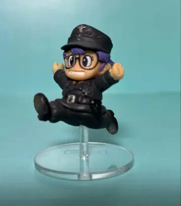 Dr. 슬럼프 아라레짱 밀리터리 코스튬 피규어