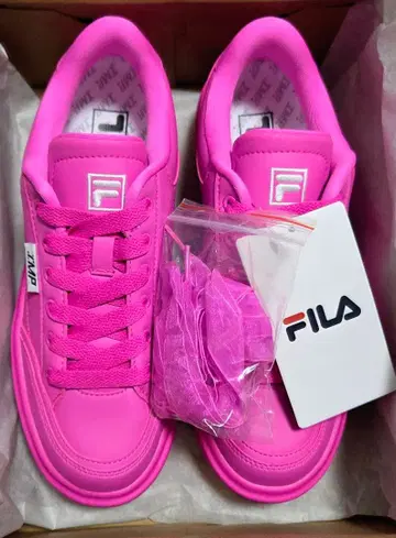 IMP. x FILA 캐주얼 스니커즈 23cm